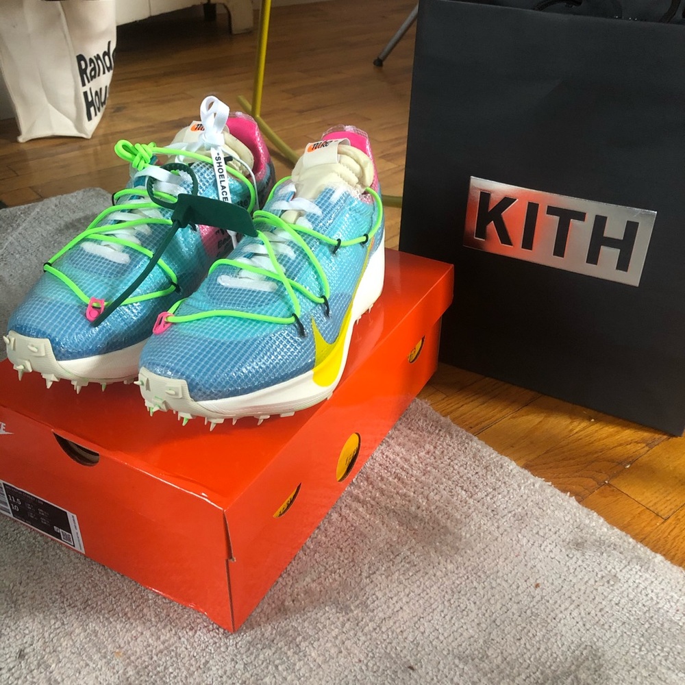 Off White Nike Vapor Street.